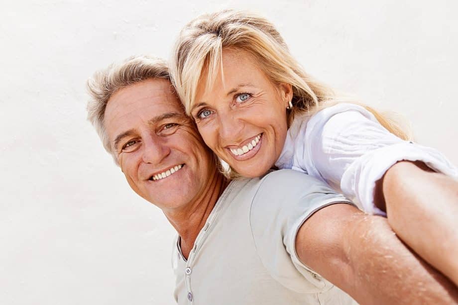 Composite vs. Porcelain Veneers: Which Is Right for You?